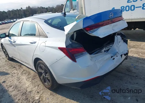 2021 Hyundai Elantra Sel z USA, uszkodzony, nr VIN 5NPLM4AG9MH000950